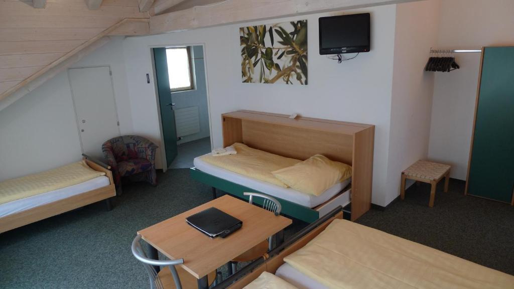 Hotel Crystal Lauterbrunnen Room photo